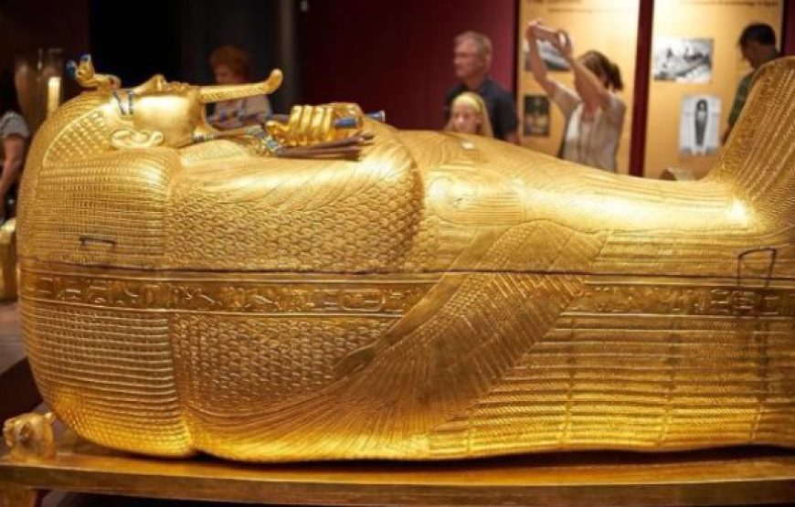 PRIVATE TOUR: Egyptian museum & collections of king Tutankhamun